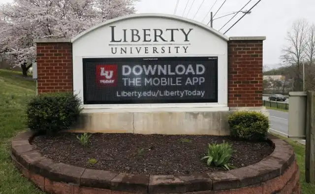 Multa de 14 millones de dólares de la Universidad de Liberty: la mayor sanción de la Ley Clery