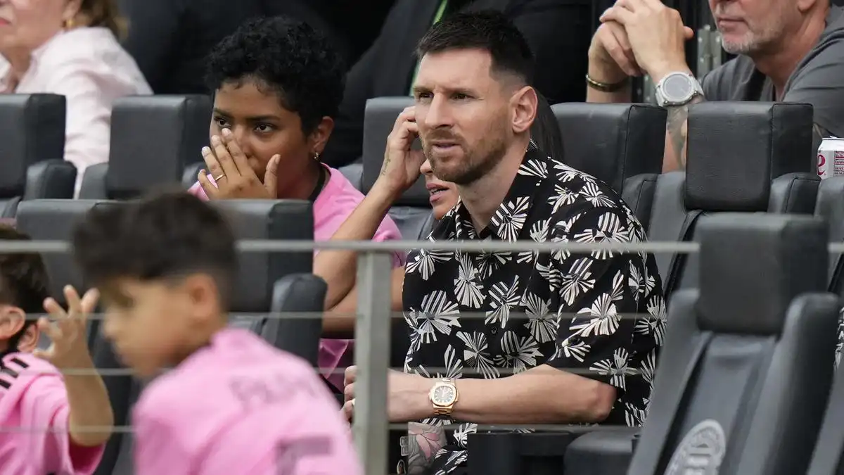 Lionel Messi mira el banquillo Inter Miami pierde Montreal