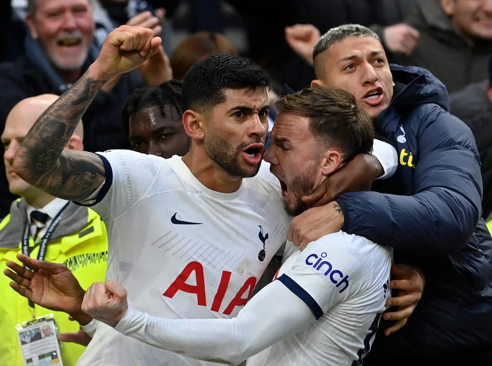 Lisandro Martínez - La estrella del Tottenham sorprende a Cristian Romero en la victoria de Argentina sobre Ecuador