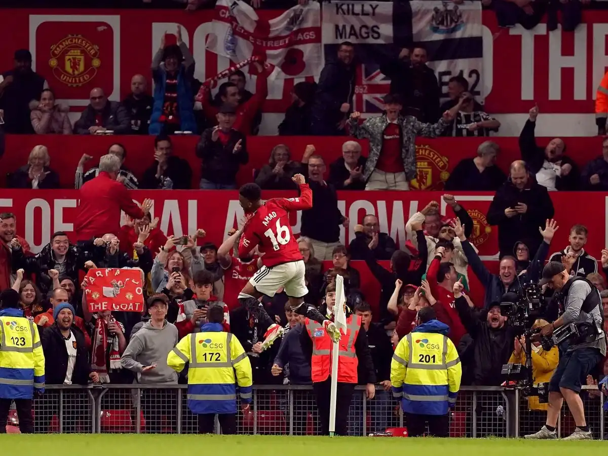 Los jóvenes del Manchester United ganan al Newcastle.