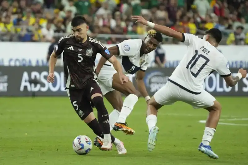 México eliminó la Copa América Ecuador gana el lugar en cuartos de final empatando 0-0
