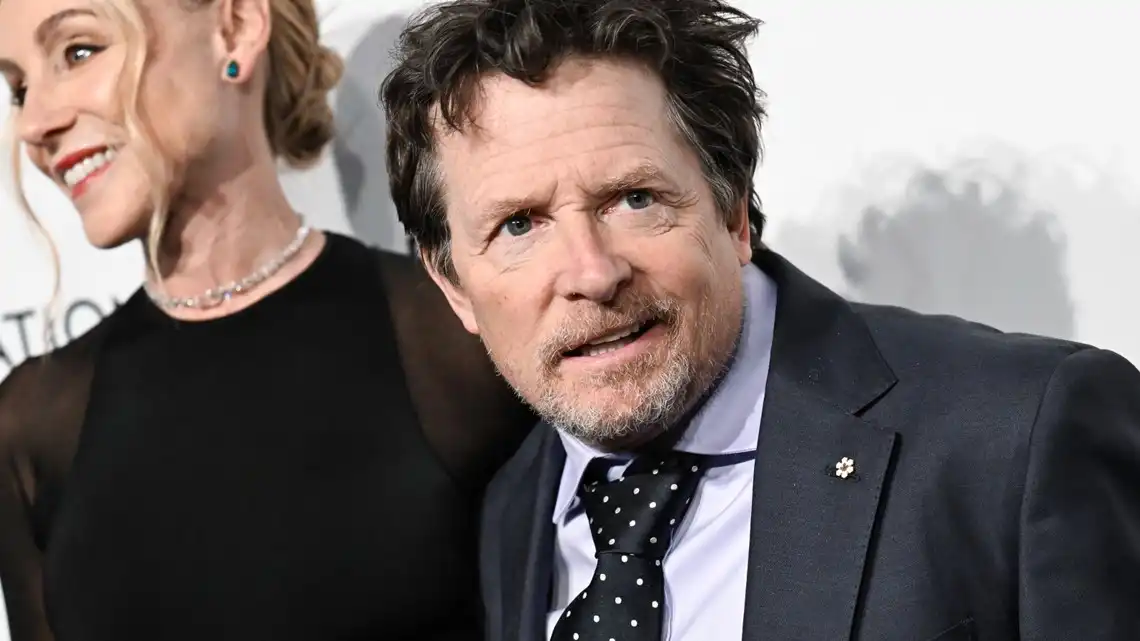 Michael J. Fox, presentador sorpresa de los BAFTA 2024, da una ovación de pie