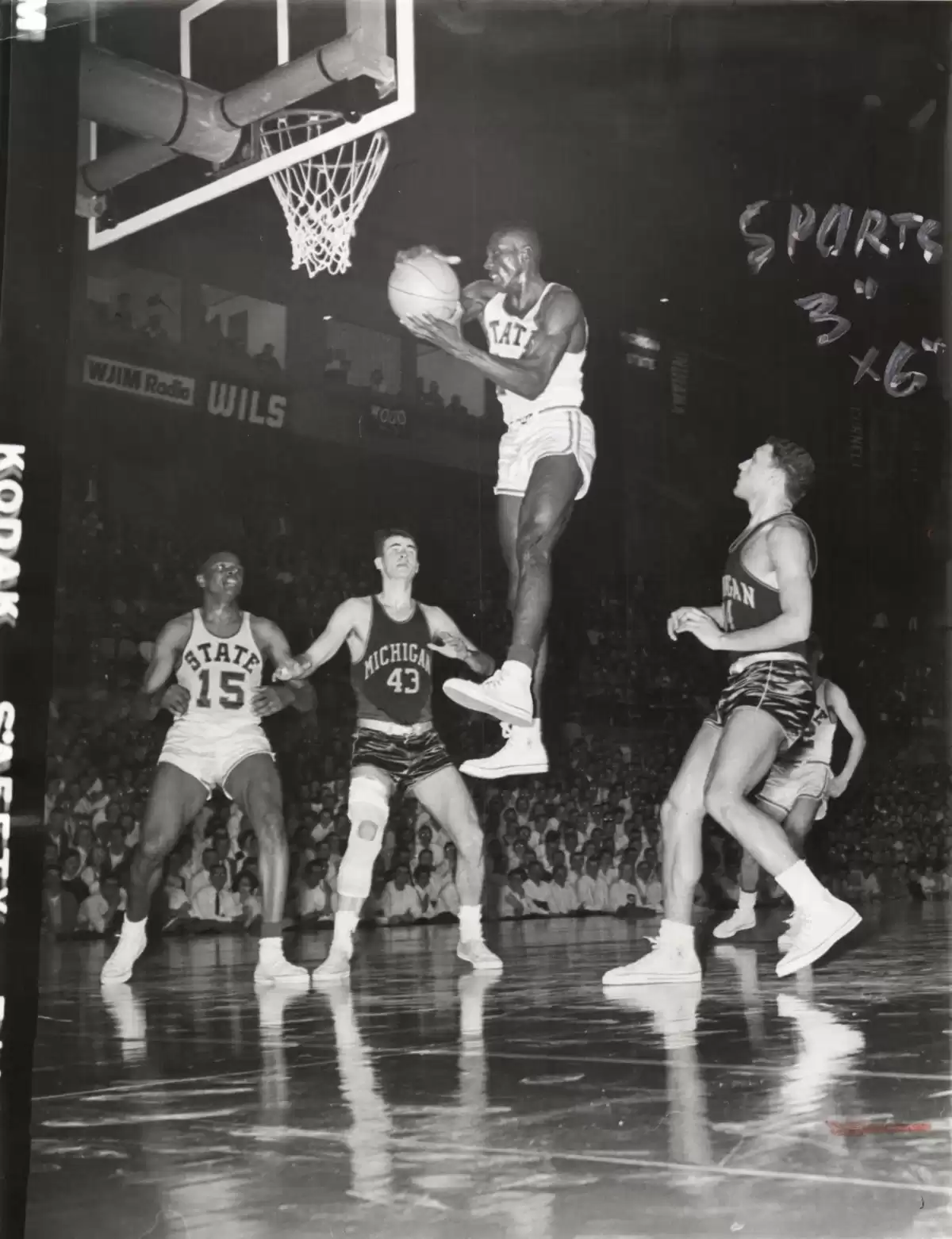 La leyenda del baloncesto de Michigan State, Johnny Green, muere a los 89 años