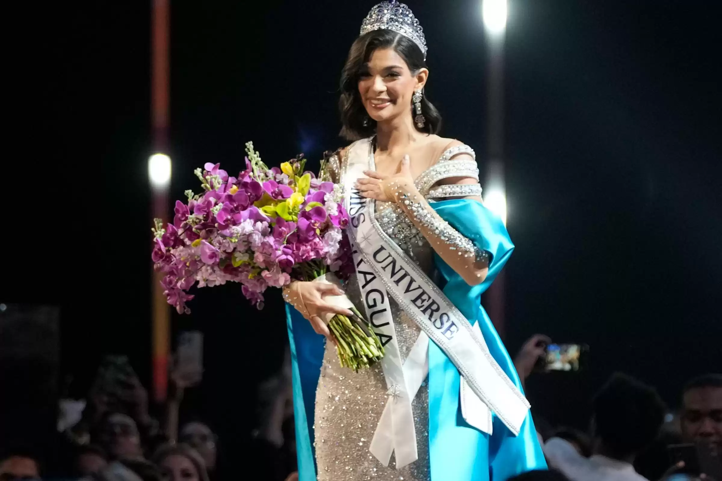 Miss Nicaragua Sheynnis Palacios gana la corona de Miss Universo