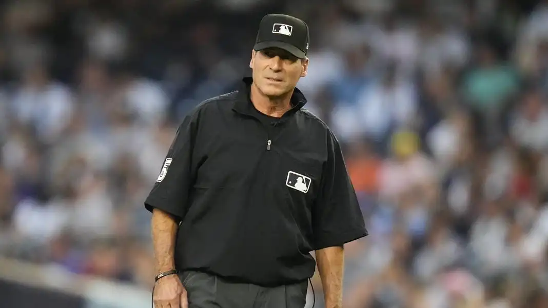 Anuncio de retiro del umpire de MLB, Ángel Hernández