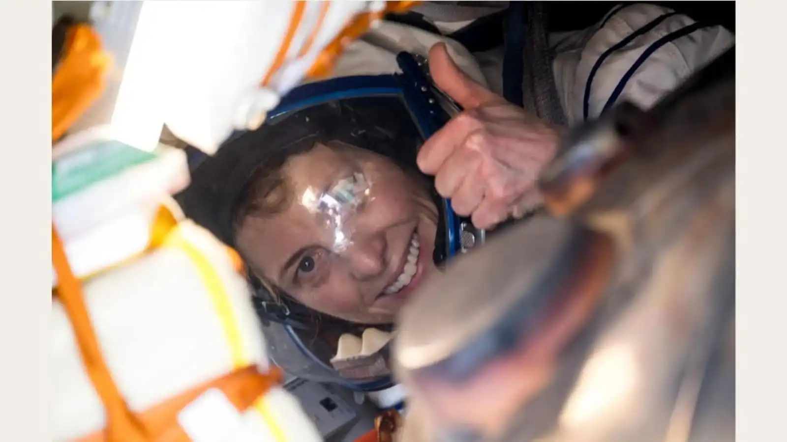 La tripulación del astronauta de la NASA Loral O'Hara aterrizó de manera segura en la misión de la estación espacial terrestre de 6 meses