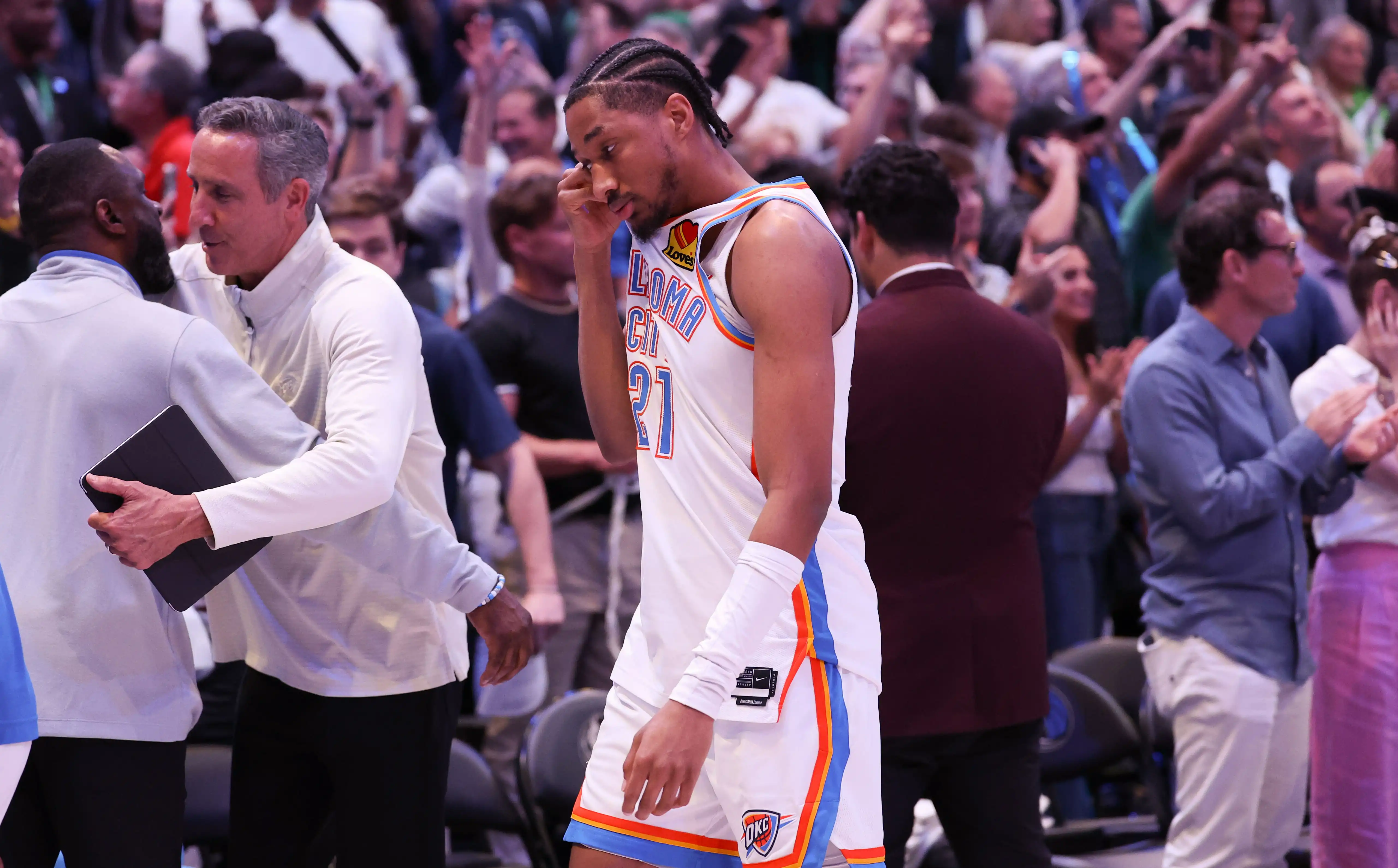 NBA Analyst Speculates OKC Thunder Might Suffer Same Fate as Injury-Hit Grizzlies