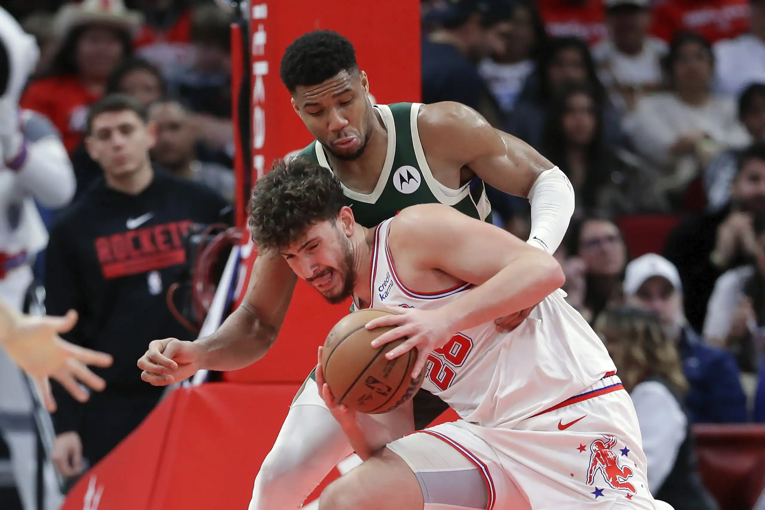 NBA Rockets derrota a Giannis Antetokounmpo y Bucks