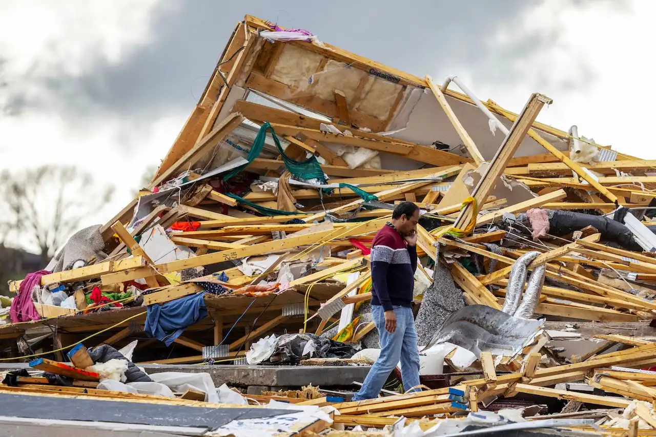 Tornado en Nebraska destruye casas y reportan heridos en medio del colapso de un edificio
