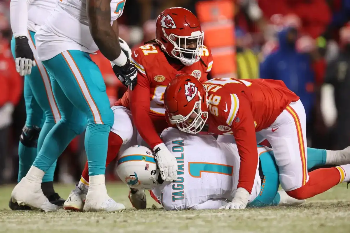 Los ganadores de los playoffs de la NFL y los perdedores Tua Tagovailoa Dolphins congelan a los Chiefs