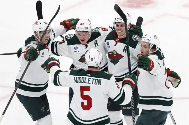 Resumen de la NHL: Kaprizov anota dos veces, Wild vence a Bruins 4-3 en la prórroga