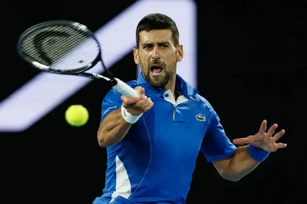 Novak Djokovic avanza, Ben Shelton queda fuera en el Abierto de Australia