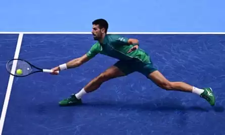 Novak Djokovic derrota a Carlos Alcaraz en las Finales ATP y prepara el set decisivo con Sinner