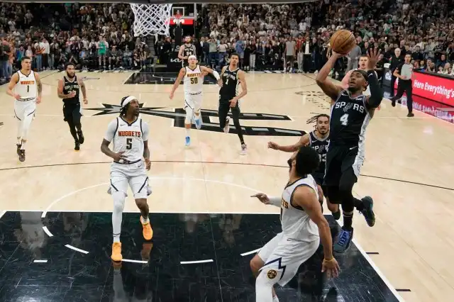 Los Nuggets pierden el liderato ante los Spurs, perdiendo el primer sembrado antes de la final