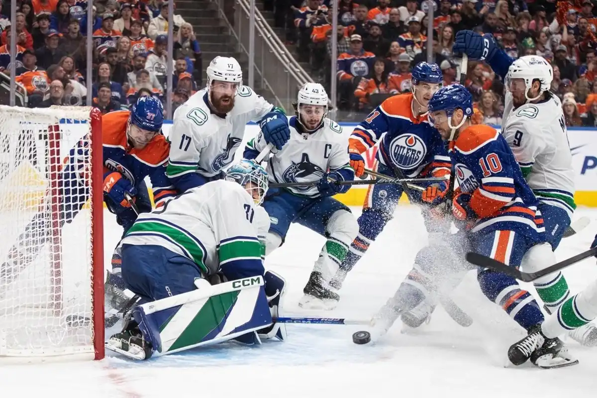 La ofensiva de los Oilers domina al derrotar a los Canucks 5-1 para avanzar al Juego 7