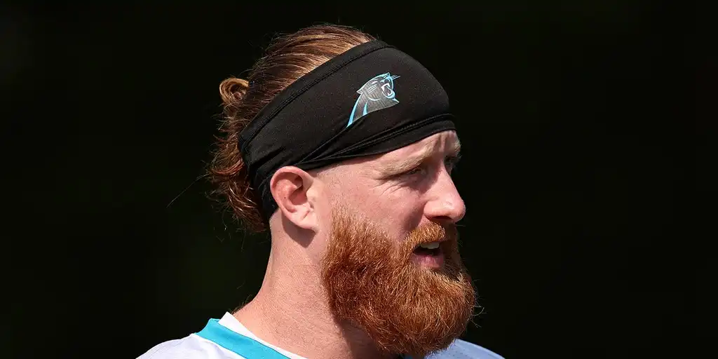 Hayden Hurst, de los Panthers, lidia con amnesia postraumática tras el golpe de noviembre, revela su padre