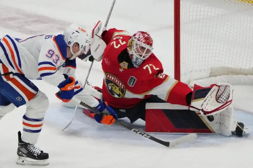 Panthers, Sergei Bobrovsky blanquearon a Connor McDavid Oilers en el Juego 1