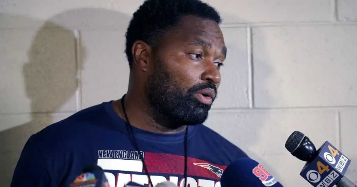 Los Patriots contratan a Jerod Mayo como entrenador en jefe