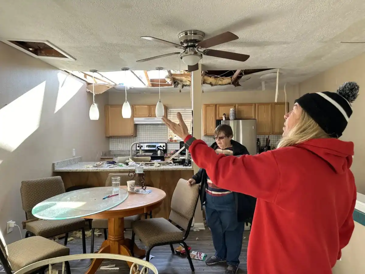 Recogiendo los pedazos en Panama City Beach: Sobrevivir contra viento y marea