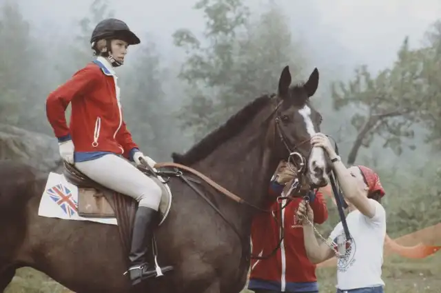 La princesa Ana regresa a la equitación después de una conmoción cerebral en los Juegos Olímpicos de 1976