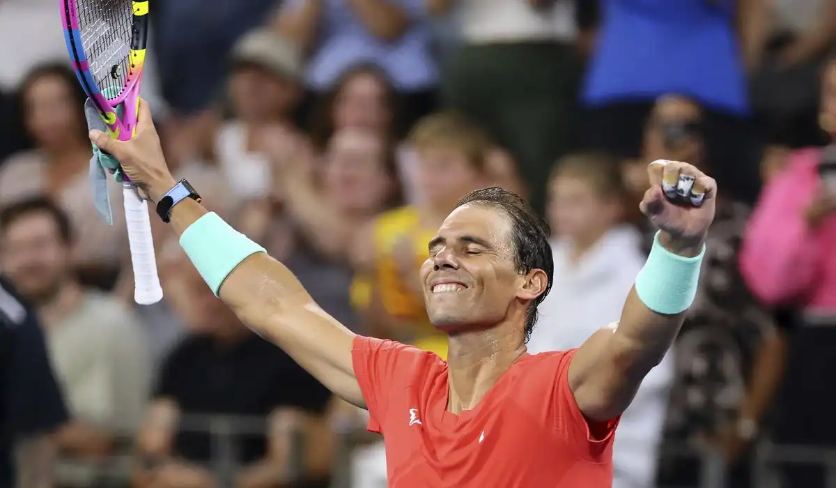 Rafael Nadal gana en Brisbane en su primer partido individual oficial en un año
