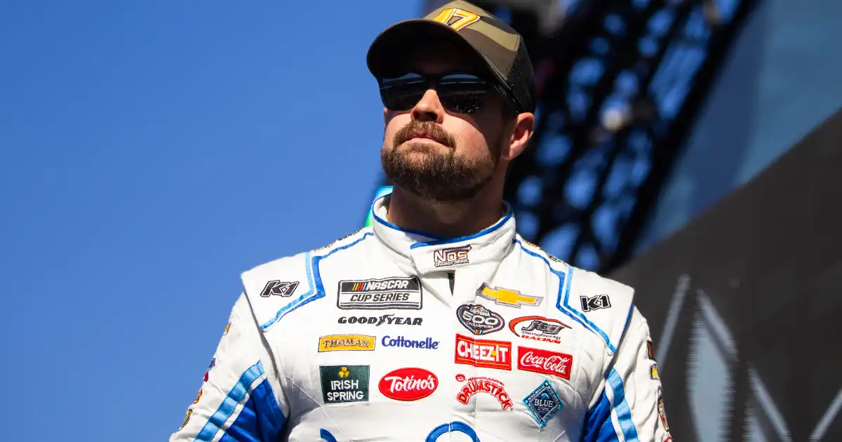 Ricky Stenhouse Jr. comparte su reacción al accidente de Kyle Busch y habla sobre su nivel de ira