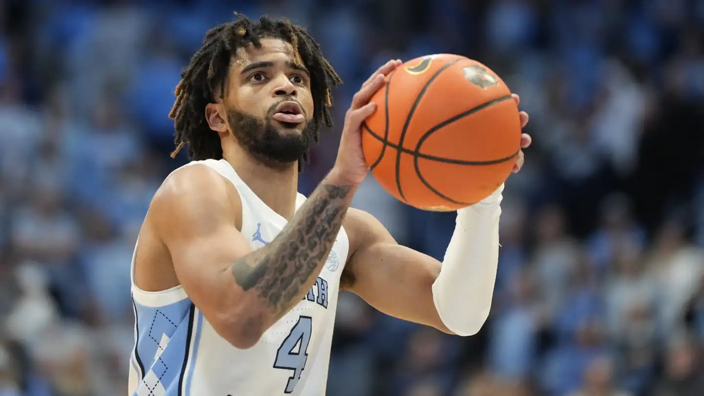 RJ Davis noche legendaria El programa de baloncesto de la UNC mantiene a raya a Miami