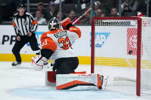 San Jose Sharks gana su primer partido sobre los Flyers