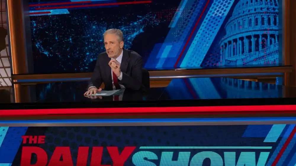 Regreso autocrítico a The Daily Show: Jon Stewart vence a los críticos en una crítica de televisión