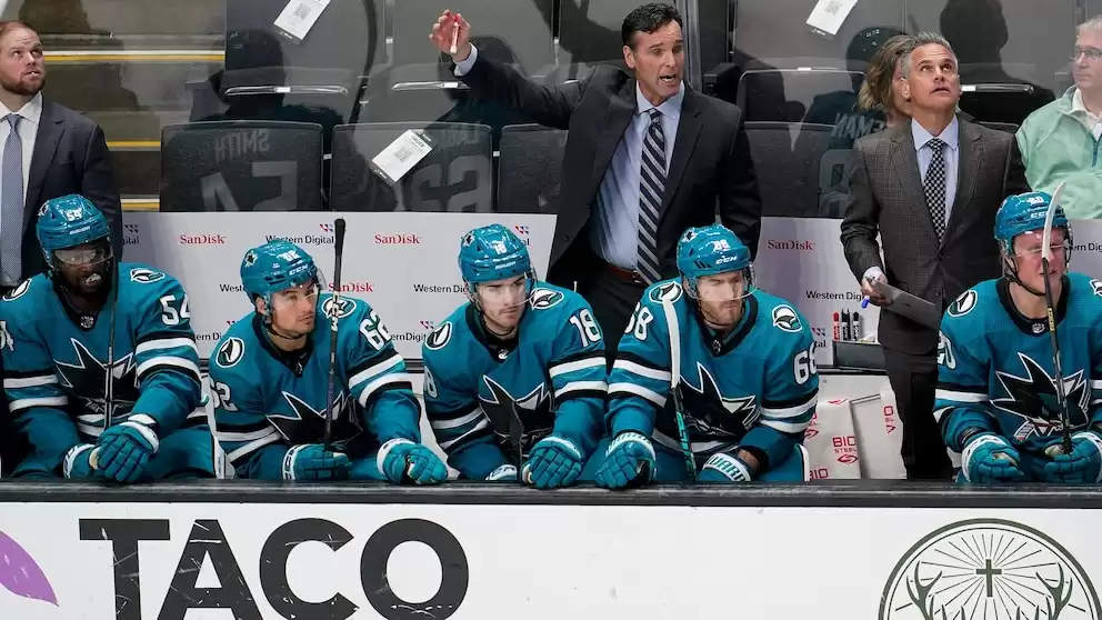 Los Sharks ponen fin a una racha de 11 partidos con una victoria por 2-1 sobre los Flyers