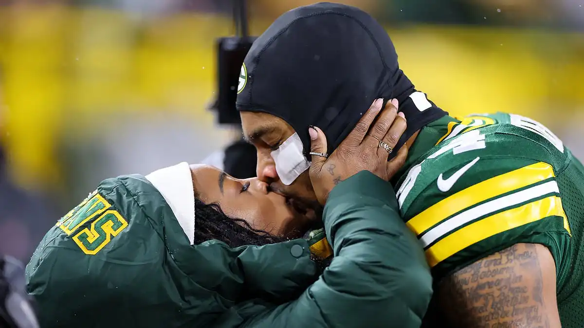 Simone Biles anima a su esposo Jonathan Owens mientras Green Bay se enfrenta a los Chiefs