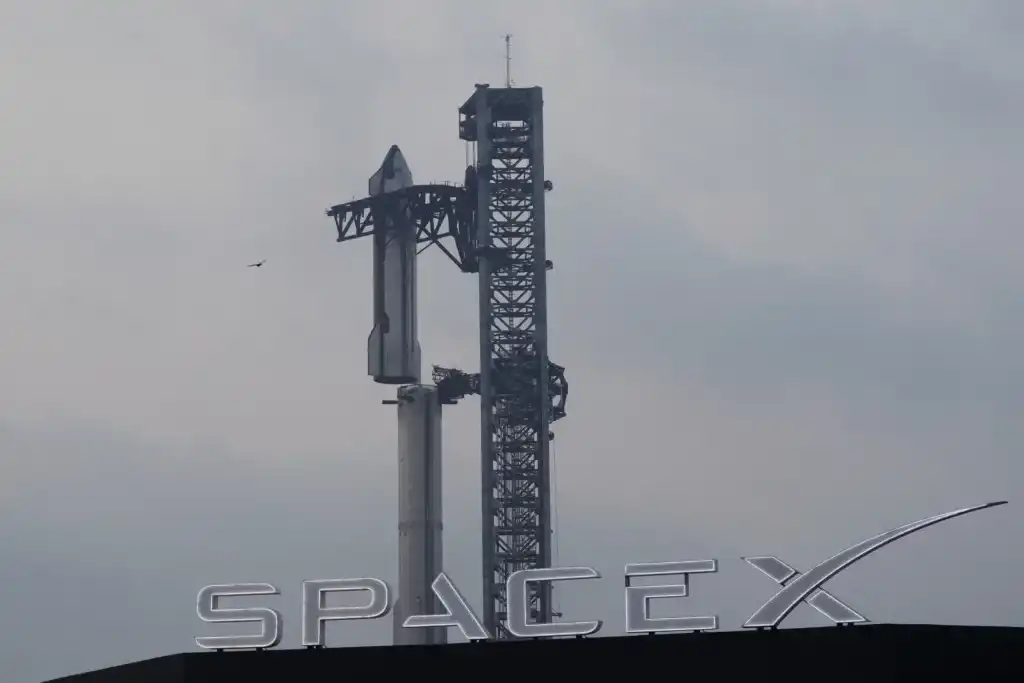 Cuarto vuelo de prueba del mega cohete de SpaceX en Texas