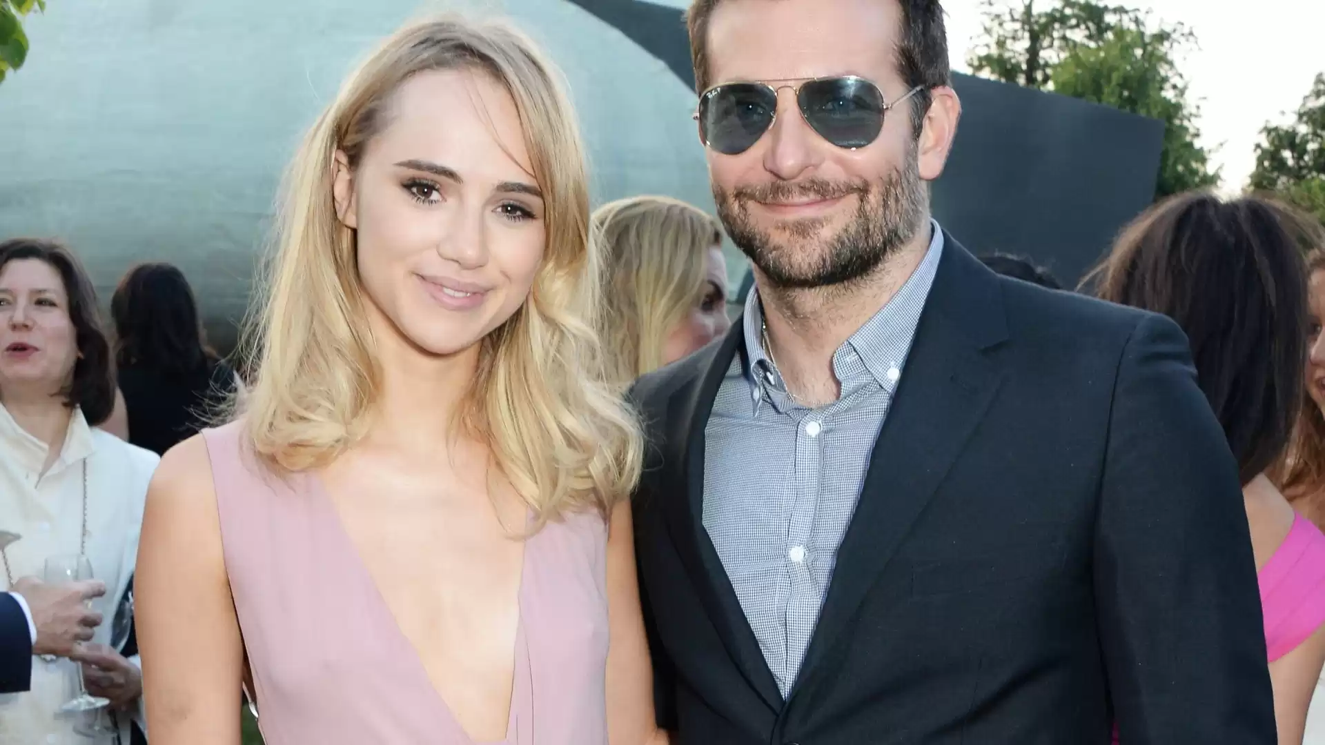 Suki Waterhouse ama el romance de Bradley Cooper