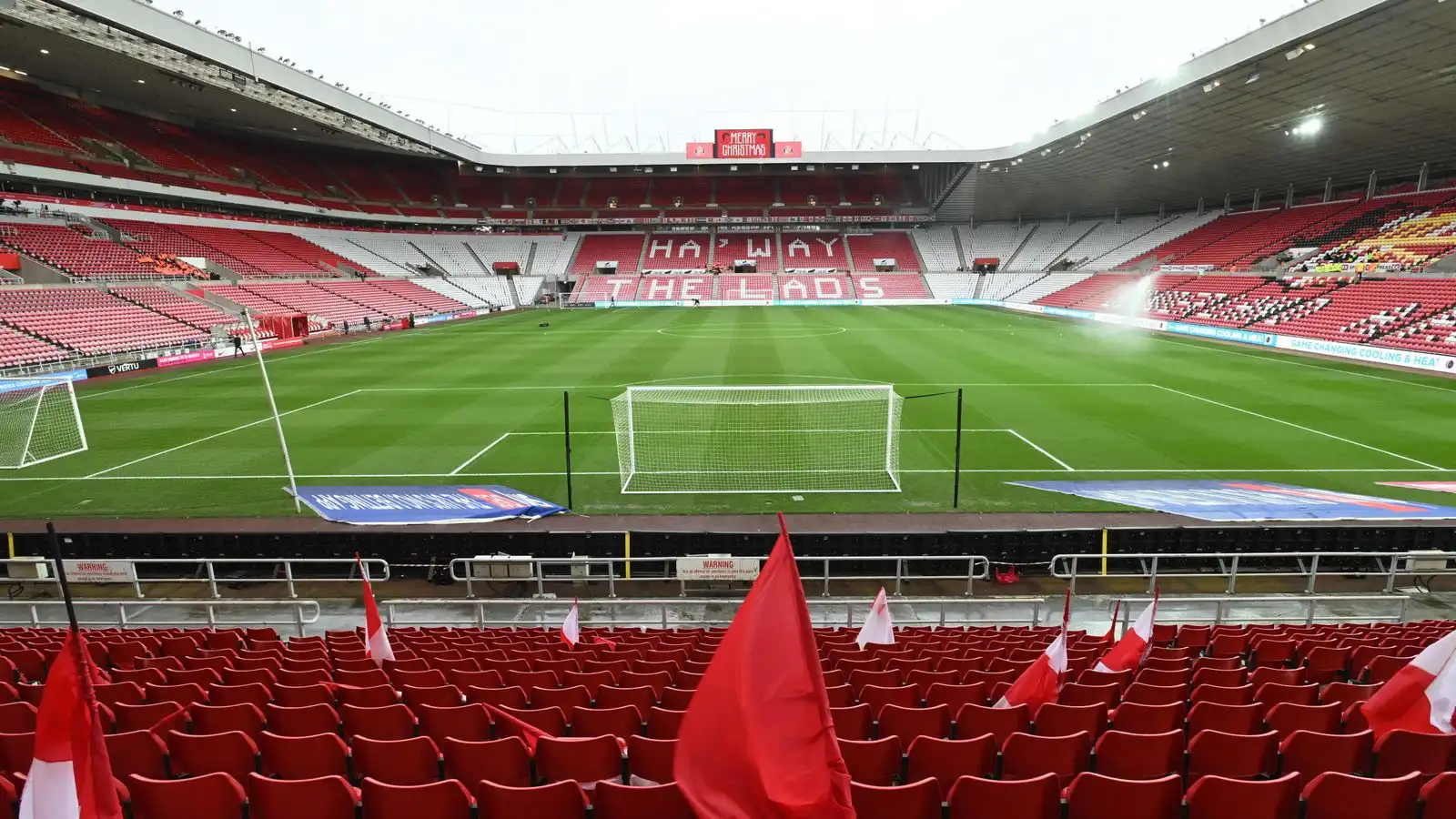 El Sunderland se disculpa con los aficionados por el bar del estadio decorado con los colores del Newcastle antes de la eliminatoria de la FA Cup