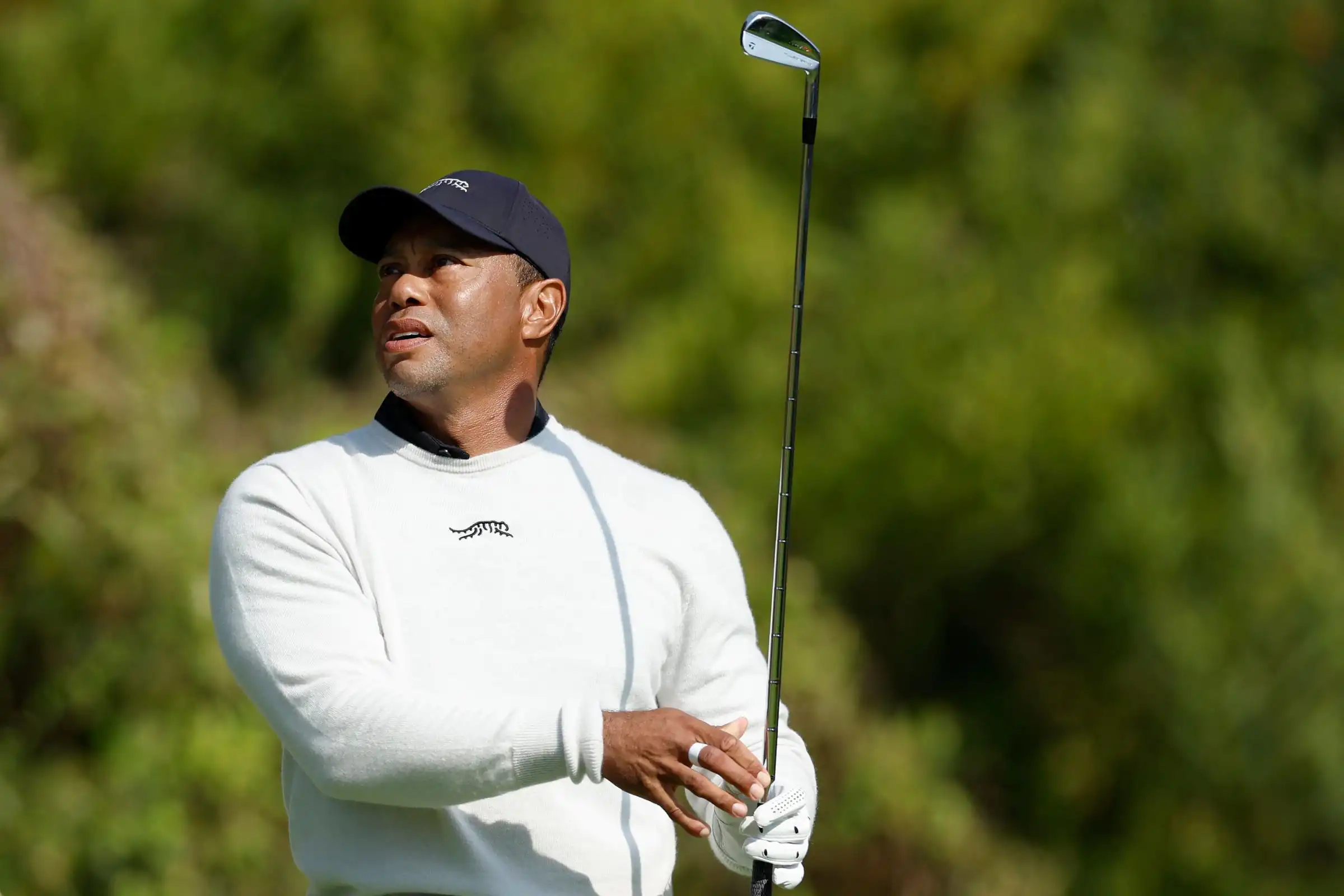 Tiger Woods espasmo en la espalda vástago último hoyo California
