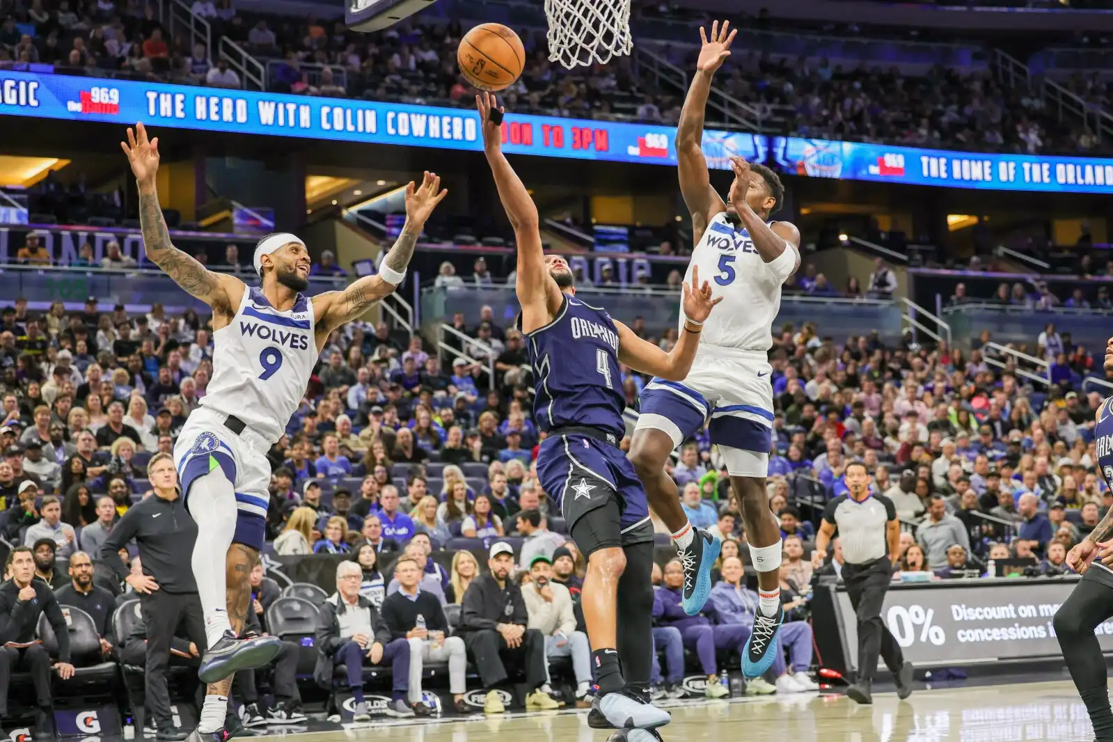 Los Timberwolves dominan la victoria sobre Magic