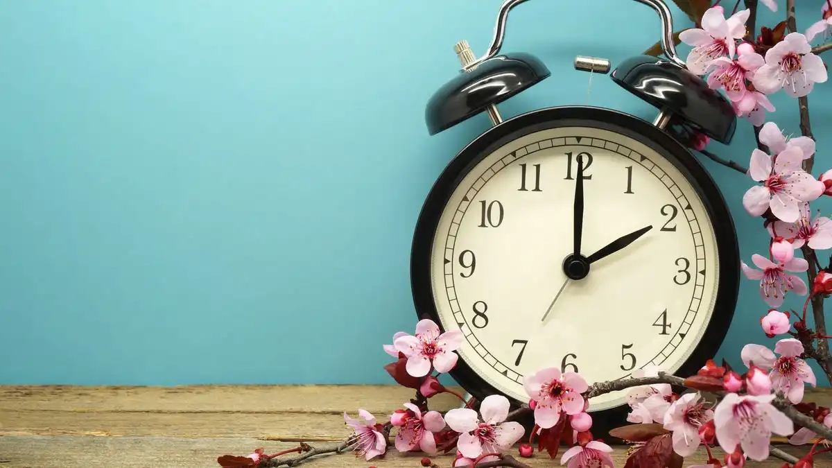 Cambio de hora 2024: ¡Adelanta la primavera esta noche! Los relojes de Michigan se adelantan 1 hora a las 2 a.m.