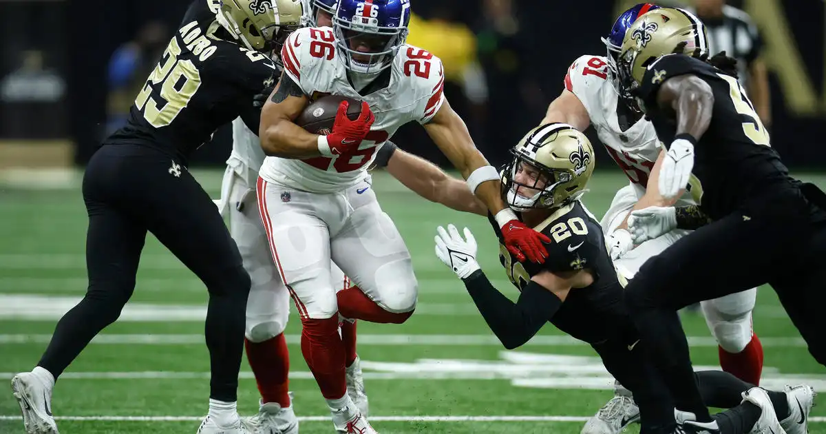 Tommy DeVito capturado 7 veces, Saints derrotan a Giants