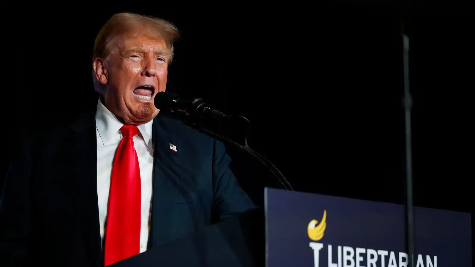 Trump abucheó discurso en la Convención Libertaria ExBulletin