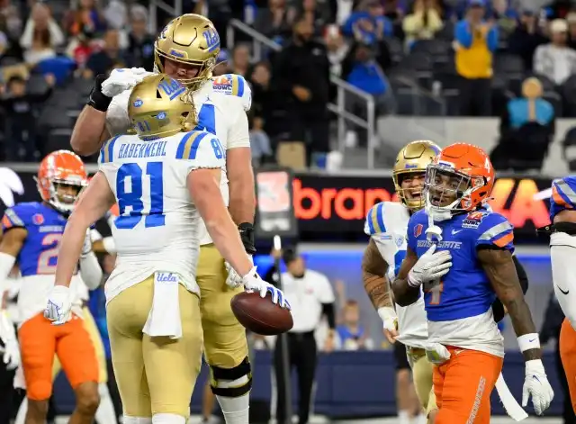 Fútbol americano de UCLA: Remontada completa contra Boise State para su primera victoria en un tazón desde 2015