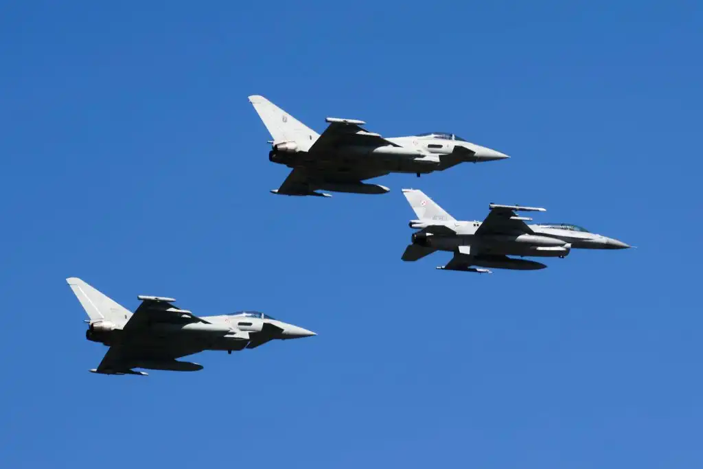 EE.UU. Bélgica Aviones F-16 entregan a Ucrania 2024