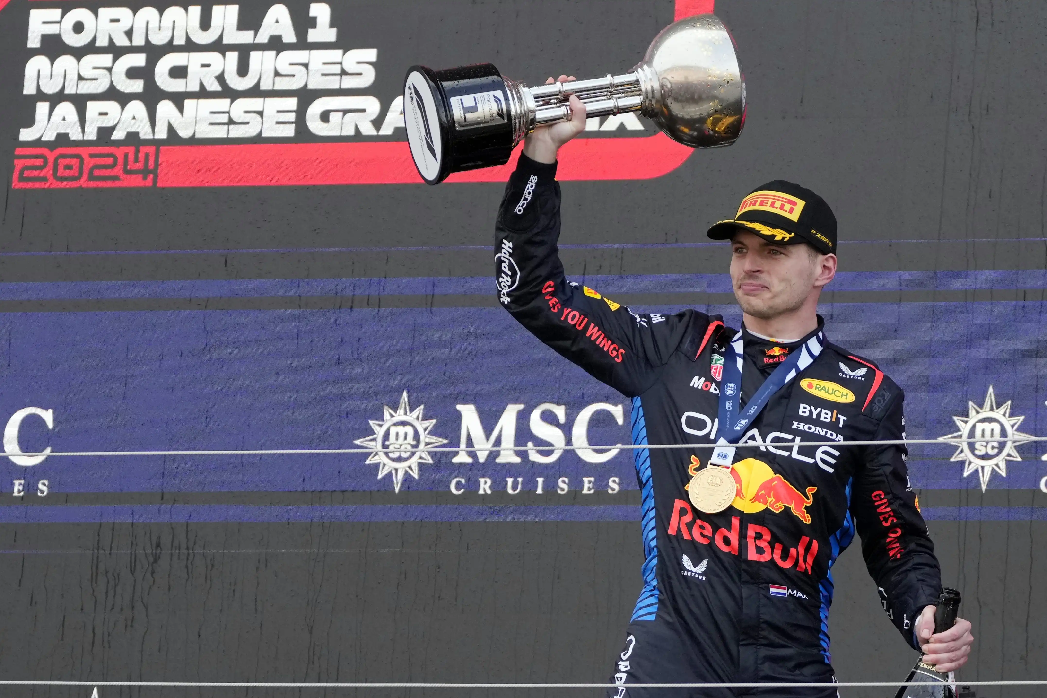 Verstappen gana el Gran Premio de Japón