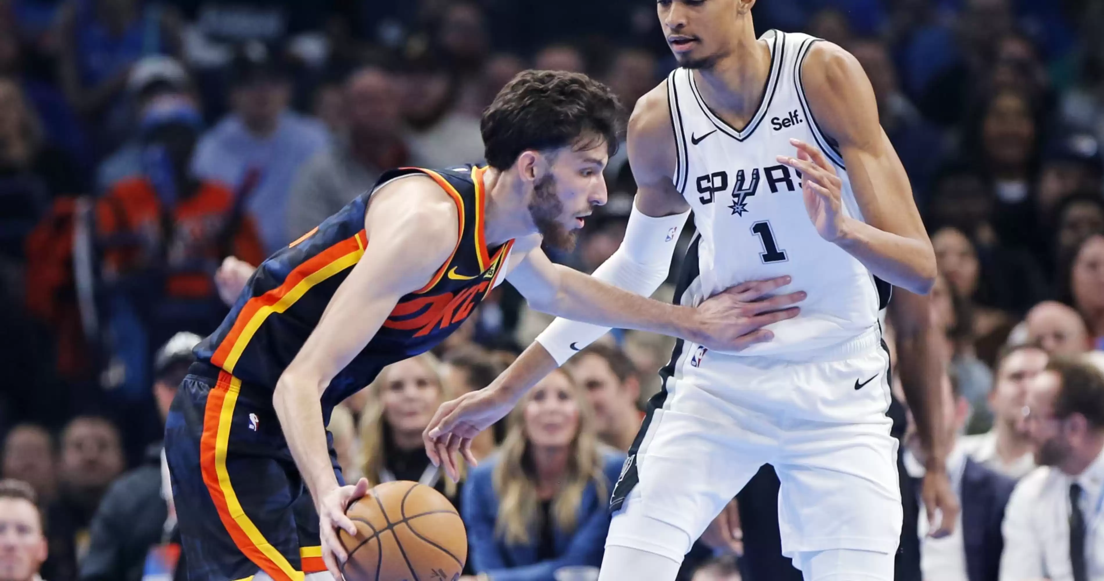 Victor Wembanyama y Chet Holmgren decepcionan a los aficionados de la NBA en la victoria del Thunder contra los Spurs