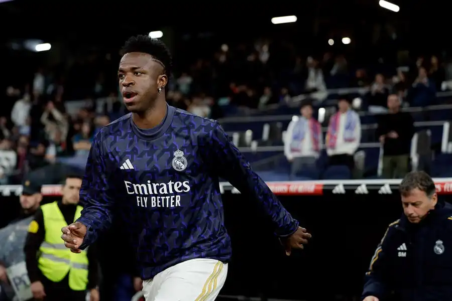 La lesión de Vinicius Jr. obliga a salir del calentamiento del partido contra el Atlético de Madrid