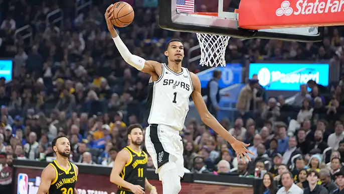 Los Warriors mantienen a raya a los Spurs para mantenerse con vida en la fase de grupos del Torneo de la Temporada: 3 conclusiones